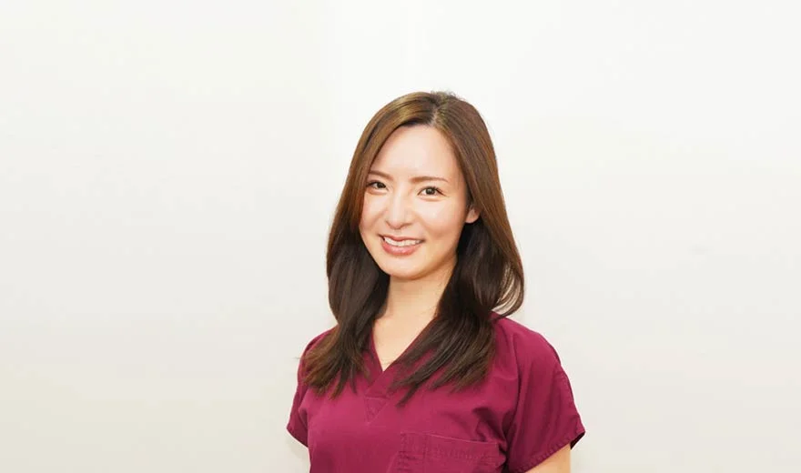 002 | ルーチェマウスピース矯正歯科 歯科医師/石川 莉里子